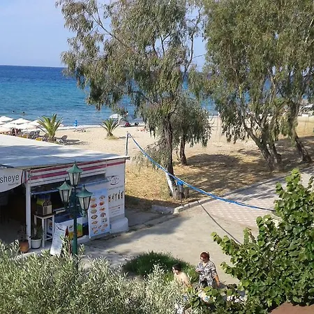 Seaside Studios Paralia Dionisiou Exterior foto