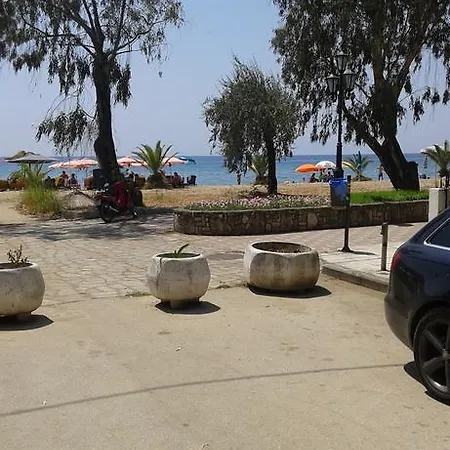 Seaside Studios Paralia Dionisiou Exterior foto