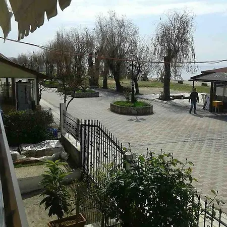 Seaside Studios Paralia Dionisiou Exterior foto